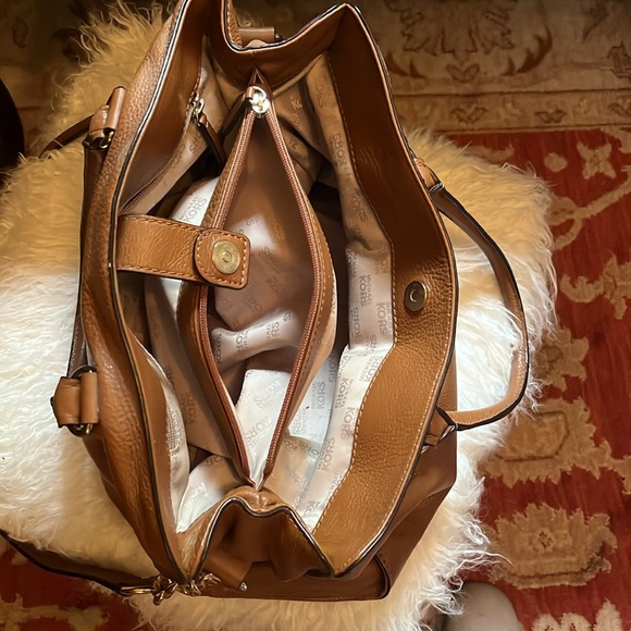 Soft leather shoulder bag. Lightly used - Picture 3 of 5